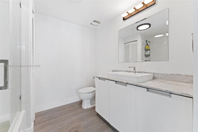 APT-1404 - 1881 79 Th Street Cswy, Condo with 2 bedrooms, 2 bathrooms and null parking in North Bay Village FL | Image 18