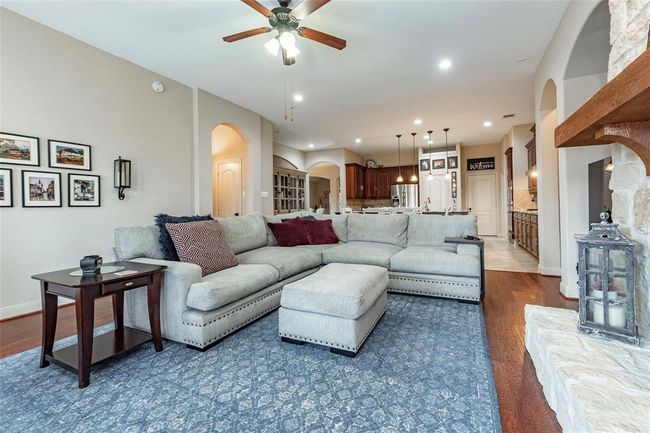 Open design of the family room to the kitchen area. | Image 32
