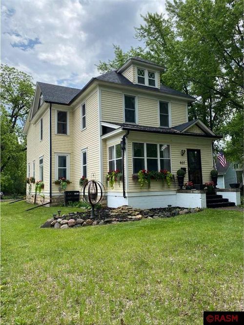 607 N Minnesota Ave, Saint Peter, MN, 56082-2420 | Card Image