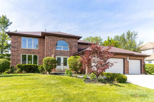 810 Edgemere Rd, Buffalo Grove, IL, 60089-8013 | Card Image
