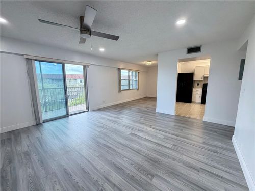 410-k-801 Sw 133rd Ter, Hollywood, FL, 33027 | Card Image