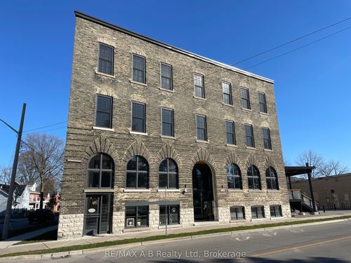208-245 Downie St, Stratford, ON, N5A1X5 | Card Image