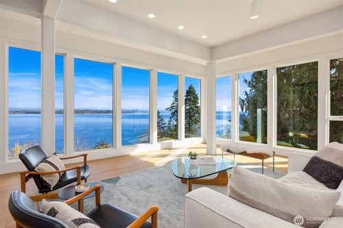 12168 Sunrise Dr Ne, Bainbridge Island, WA, 98110-4304 | Card Image
