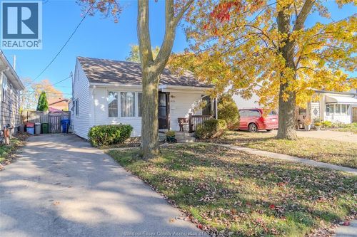 2428 Highland Ave, Windsor, ON, N8X3S7 | Card Image