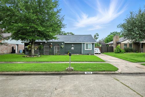 319 Shady Glade Dr, Houston, TX, 77090-4729 | Card Image