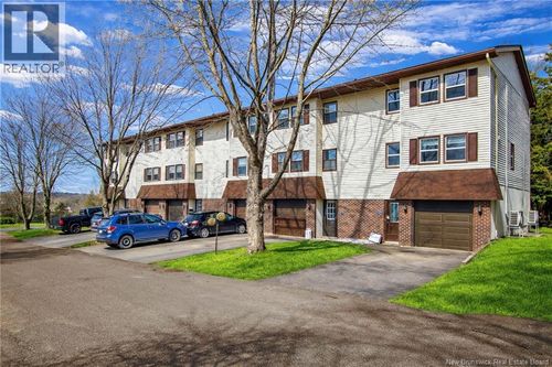 33 Hillsview Cres, Rothesay, NB, E2E3N4 | Card Image