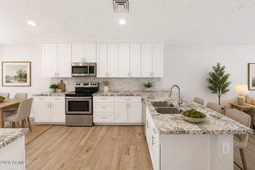 8675 E Belleview Place, Scottsdale, AZ, 85257 | Card Image