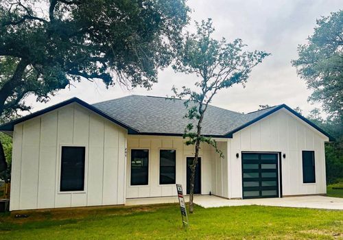 207 Laurel Ln, Spicewood, TX, 78669-4209 | Card Image