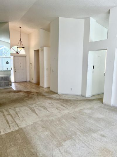 101 Siena Oaks Circle W, House other with 3 bedrooms, 2 bathrooms and null parking in Palm Beach Gardens FL | Image 2