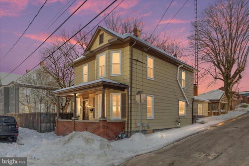 208 Porter Ave, MARTINSBURG, WV, 25401-2223 | Card Image