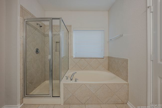 10249 Shadowy Dusk, House other with 4 bedrooms, 3 bathrooms and null parking in Schertz TX | Image 10