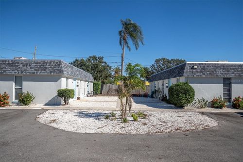 885 Beltrees St, Dunedin, FL, 34698-7897 | Card Image