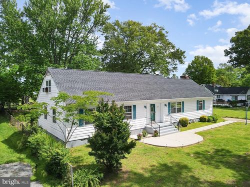 303 Thackary St, COLONIAL BEACH, VA, 22443-2734 | Card Image