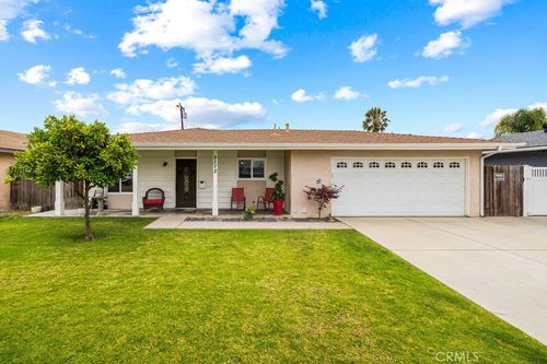 9572 Pollack Dr, Huntington Beach, CA, 92646-2814 | Card Image