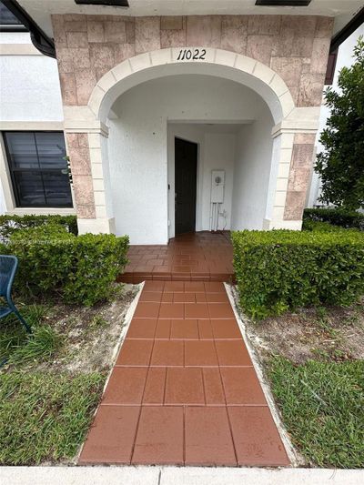 11022 W 32nd Ln, Townhouse with 3 bedrooms, 2 bathrooms and null parking in Hialeah FL | Image 1