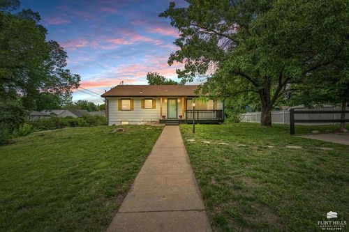 1215 N Juliette Ave, Manhattan, KS, 66502-5105 | Card Image