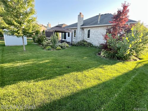 49464 Maurice Dr, Chesterfield, MI, 48047-1750 | Card Image