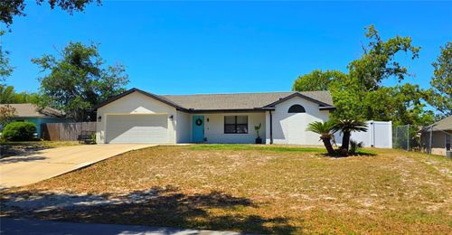 582 Twin Lake Ave, DELTONA, FL, 32738-9081 | Card Image