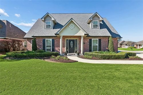 700 Church Pointe Dr, Belle Chasse, LA, 70037 | Card Image