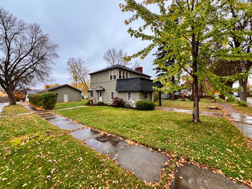 218 8th Ave, Bovey, MN, 55709-2629 | Card Image