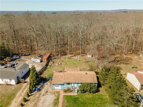 137 North Rd, Hopkinton, RI, 02833-1127 | Card Image