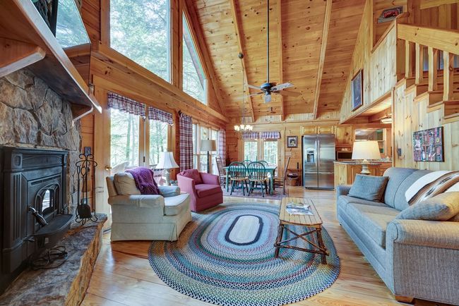 33 Spruce Dr, Home with 3 bedrooms, 3 bathrooms and null parking in Suches GA | Image 5