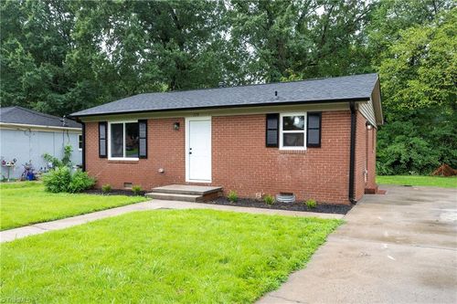 328 Pennington Ave, Lexington, NC, 27292-3726 | Card Image