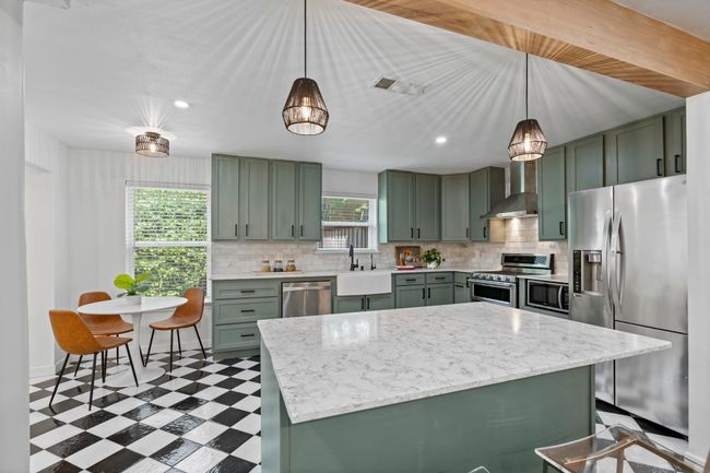 6615 Hialeah Dr, House other with 4 bedrooms, 3 bathrooms and null parking in Dallas TX | Image 14