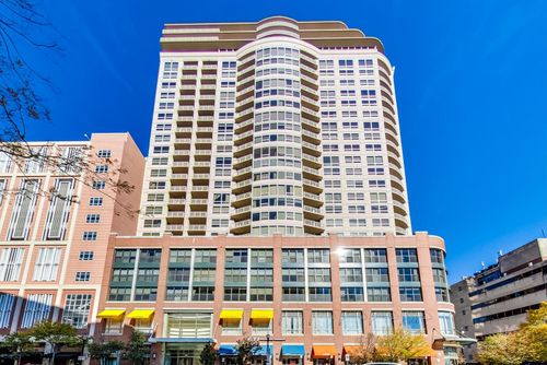 1811-807 Davis St, Evanston, IL, 60201-7103 | Card Image