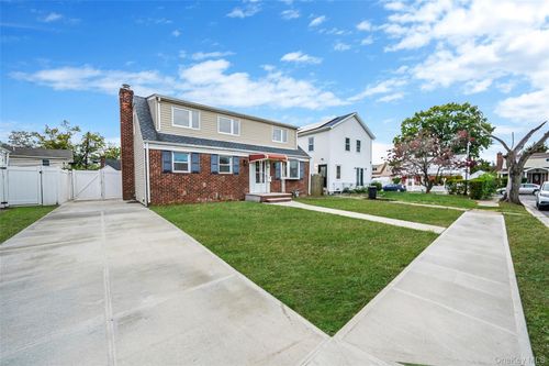 10 Cedar St, Elmont, NY, 11003-2021 | Card Image