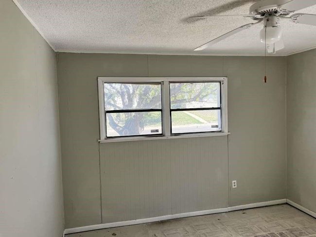 917 Nelson St, House other with 2 bedrooms, 1 bathrooms and 1 parking in Borger TX | Image 4