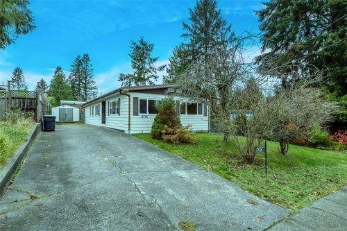 2136 6th St E, Courtenay, BC, V9N7L8 | Card Image