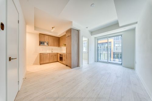 75-71 Curlew Drive, North York, ON, M3A0B2 | Card Image