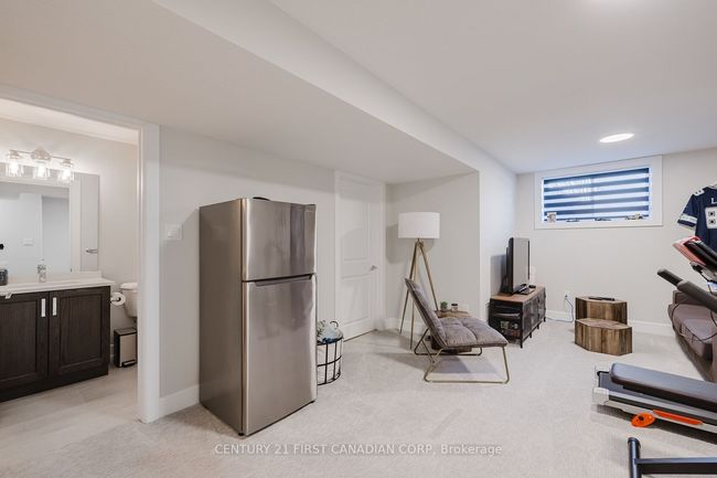 9 - 601 Lions Park Dr, Condo with 3 bedrooms, 4 bathrooms and 1 parking in Mount Brydges ON | Image 16