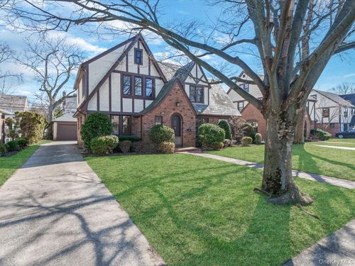 109 Wickham Road, Hempstead, NY, 11530 | Card Image