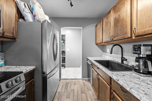 d7-160 Grand Larry St, Anchorage, AK, 99504-5005 | Card Image