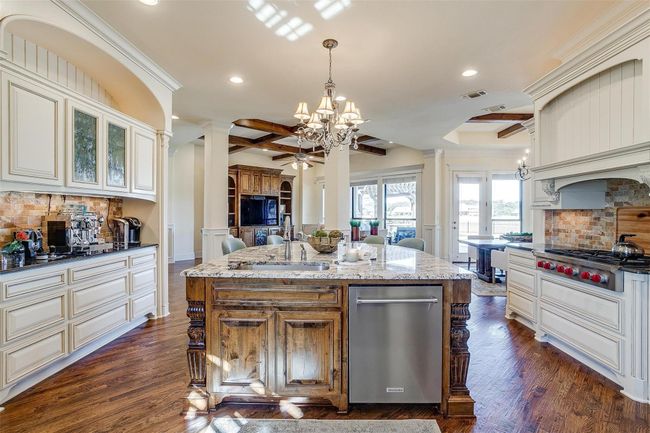1204 E Scandinavian Ct, House other with 4 bedrooms, 4 bathrooms and null parking in Granbury TX | Image 23