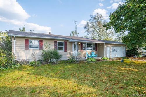 9187 Nichols Rd, Gaines, MI, 48436-9790 | Card Image