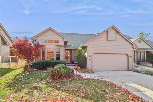 2002 Maple Cir, West Des Moines, IA, 50265-4295 | Card Image