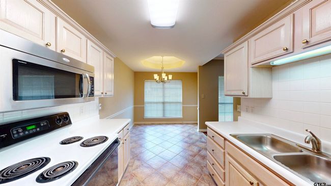 APT-1002 - 5401 Hollytree Dr, Condo with 3 bedrooms, 2 bathrooms and null parking in Tyler TX | Image 11