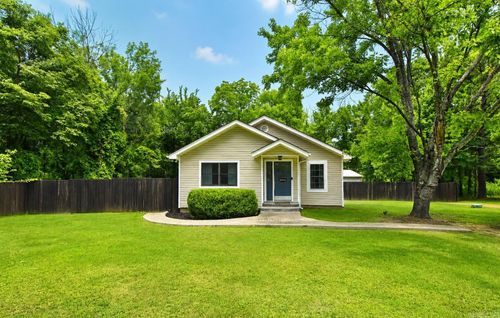 47 Earl Dr, Conway, AR, 72032-8035 | Card Image