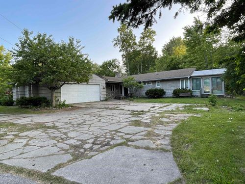 7049 Midland Rd, Freeland, MI, 48623-8760 | Card Image