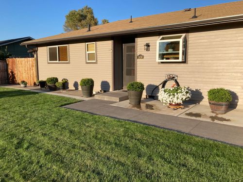 1456 Sw 17th St, Redmond, OR, 97756-2921 | Card Image