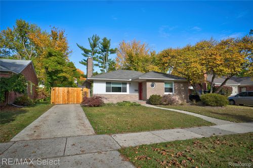 3102 Woodslee Dr, Royal Oak, MI, 48073-4422 | Card Image