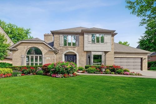 11602 Briarwood Ln, Burr Ridge, IL, 60527-8003 | Card Image