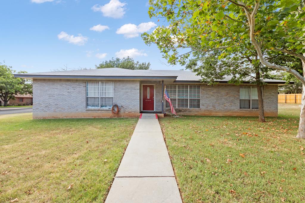 Nimitz St, Fredericksburg, TX 78624