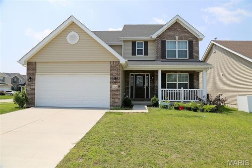 713 Palisades Dr, Saint Charles, MO, 63301-3809 | Card Image