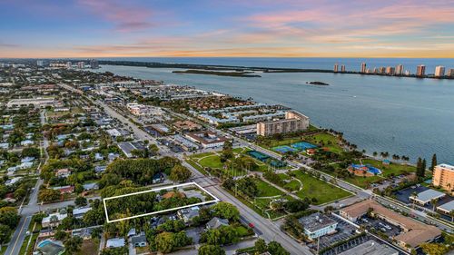 624 Us Highway 1, Lake Park, FL, 33403-2916 | Card Image