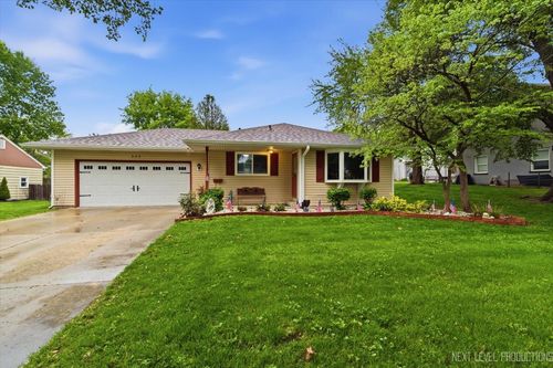 332 S Elmwood Dr, Aurora, IL, 60506-4926 | Card Image