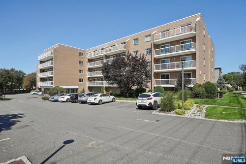 38 Moonachie Rd, Hackensack, NJ, 07601-6563 | Card Image